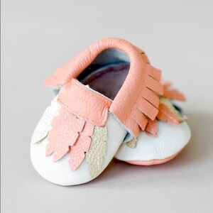 Baby Girl Feather Leather Moccasins Pink/Gold/White | Size 0-6 Months